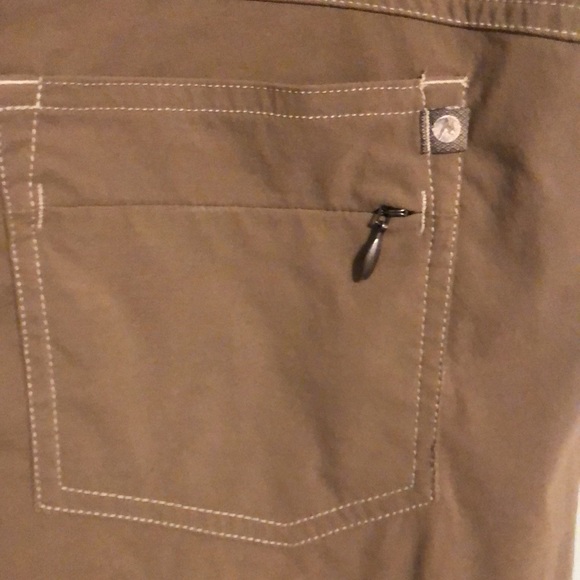Like New Women’s Marmot Shorts 10 - Picture 8 of 12